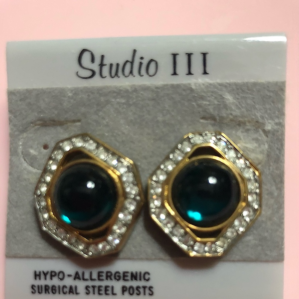 NWT Vintage Studio 111 Handmade Green Stone Post